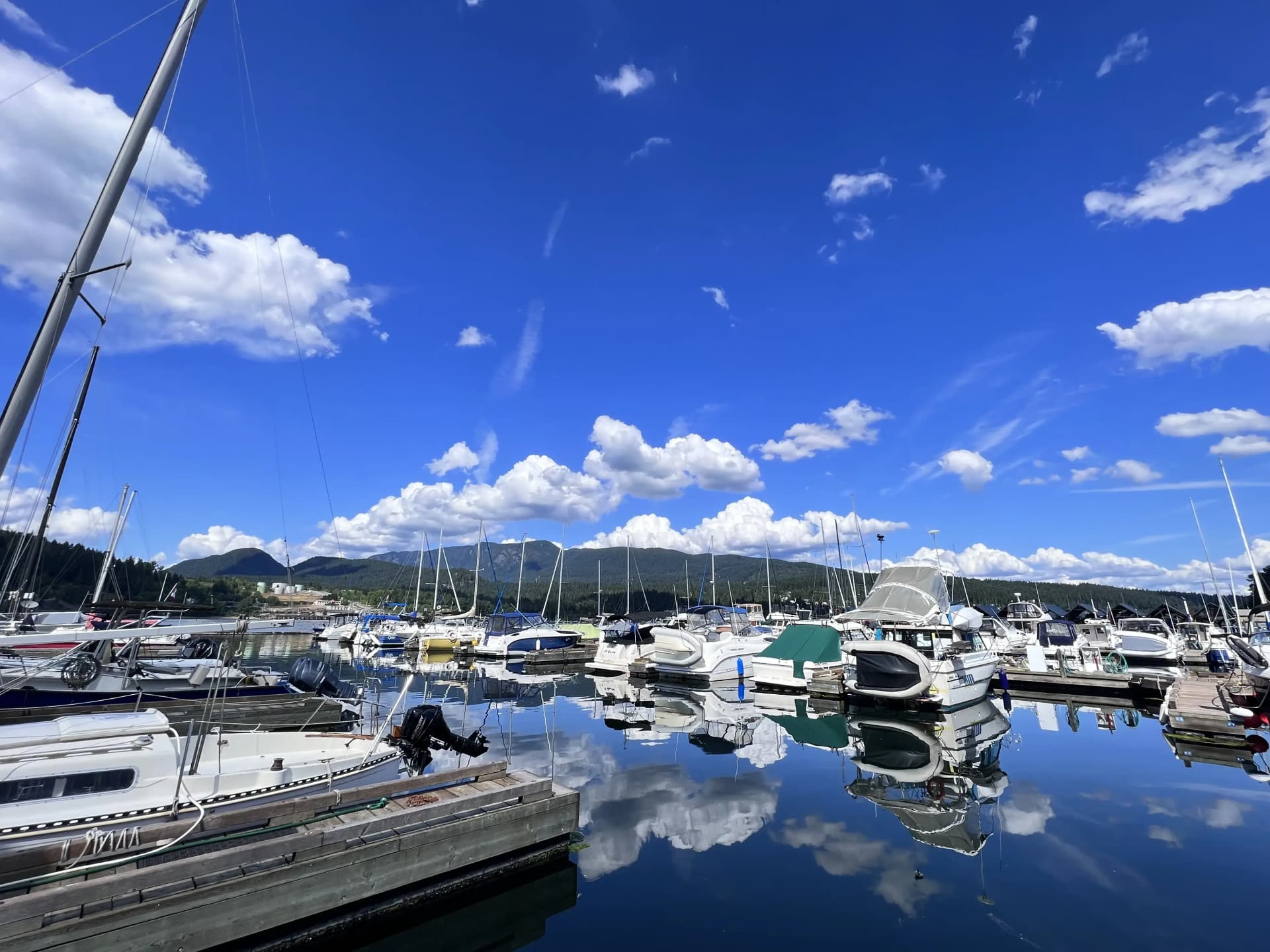 Sunny Greet set up for a daytime party charter